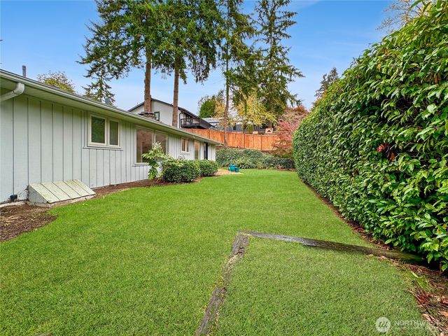 7920 NE 26th Street, Medina, WA 98039