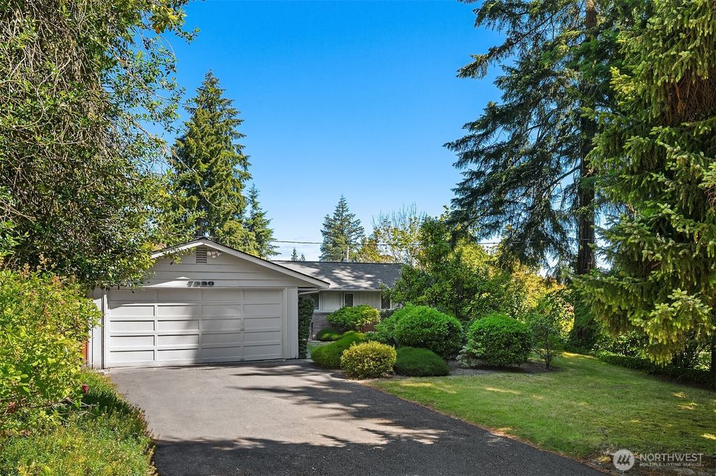 7920 NE 26th Street, Medina, WA 98039