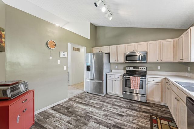 6306 Leslie Anne Court, Grove City, OH 43123