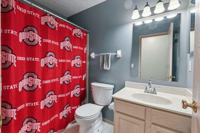 6306 Leslie Anne Court, Grove City, OH 43123