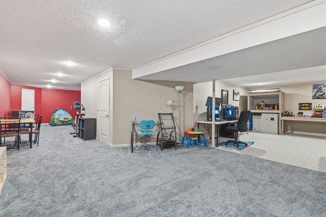 6306 Leslie Anne Court, Grove City, OH 43123