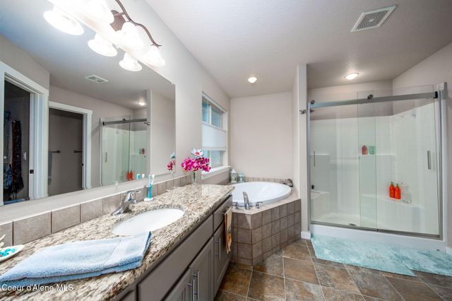 14743 N Nixon LOOP, Rathdrum, ID 83858