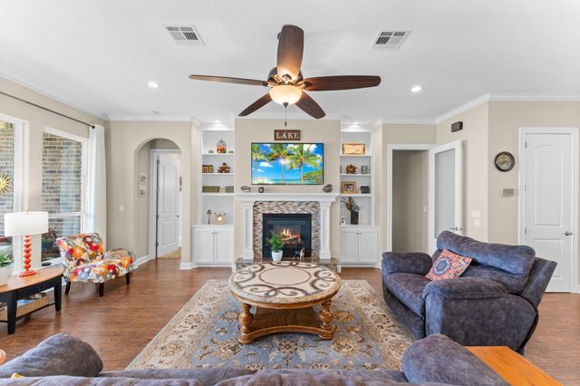 462 Bridgelanding, Onalaska, TX 77360