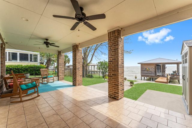 462 Bridgelanding, Onalaska, TX 77360