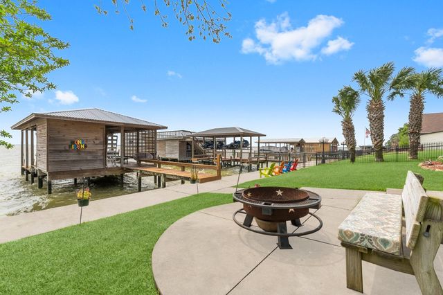 462 Bridgelanding, Onalaska, TX 77360