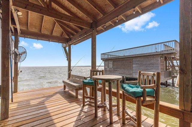 462 Bridgelanding, Onalaska, TX 77360