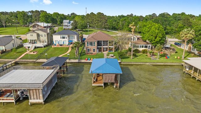 462 Bridgelanding, Onalaska, TX 77360