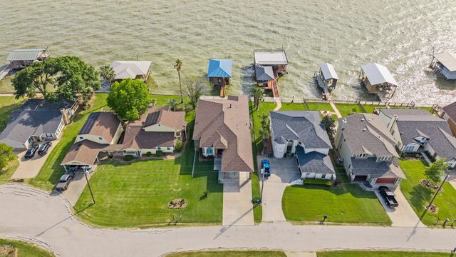 462 Bridgelanding, Onalaska, TX 77360