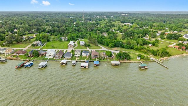 462 Bridgelanding, Onalaska, TX 77360