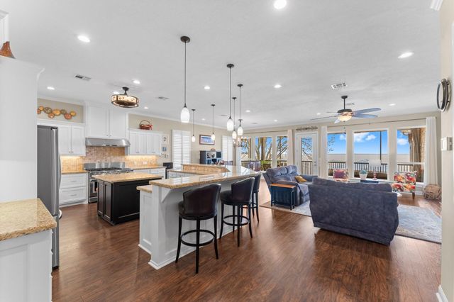 462 Bridgelanding, Onalaska, TX 77360