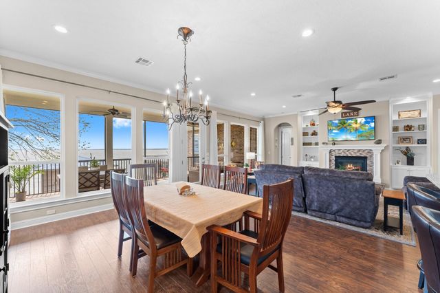 462 Bridgelanding, Onalaska, TX 77360