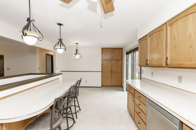 2544 Arrowhead Road S, Fargo, ND 58103