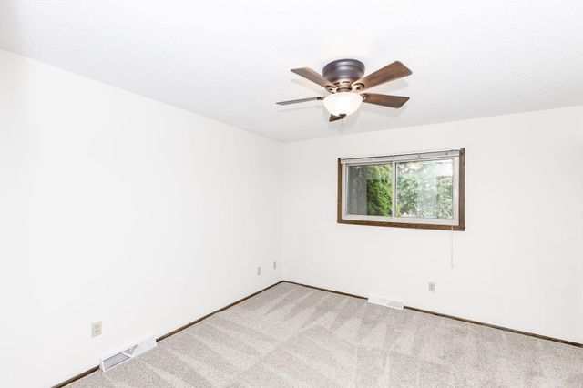 2544 Arrowhead Road S, Fargo, ND 58103
