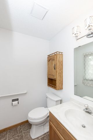 2544 Arrowhead Road S, Fargo, ND 58103
