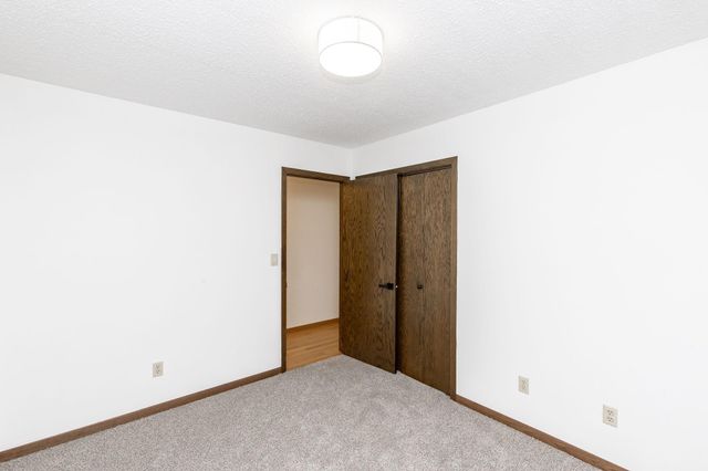 2544 Arrowhead Road S, Fargo, ND 58103