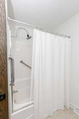 2544 Arrowhead Road S, Fargo, ND 58103