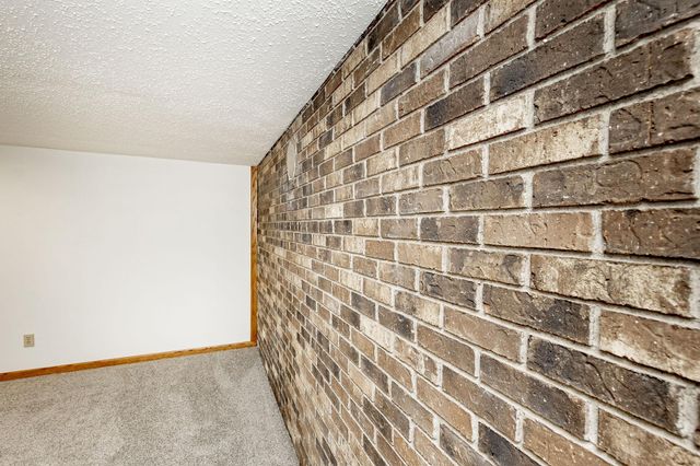 2544 Arrowhead Road S, Fargo, ND 58103