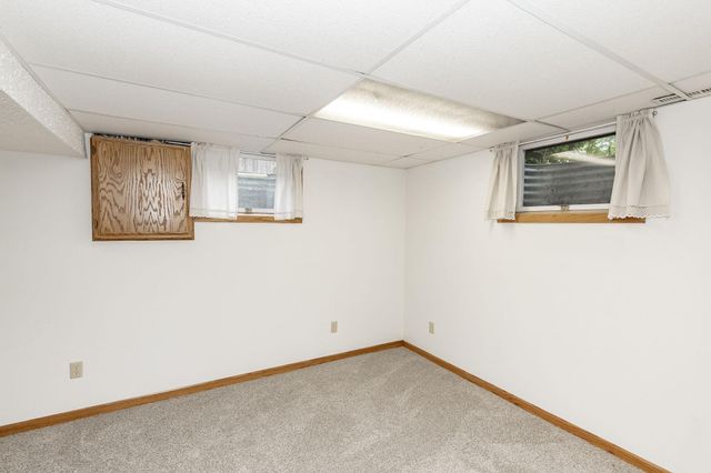 2544 Arrowhead Road S, Fargo, ND 58103