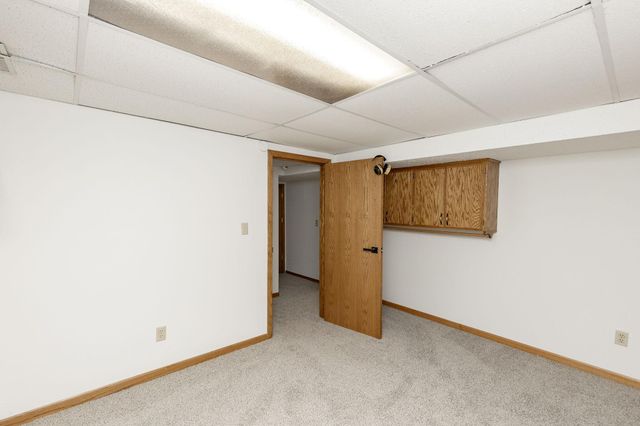2544 Arrowhead Road S, Fargo, ND 58103