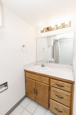 2544 Arrowhead Road S, Fargo, ND 58103