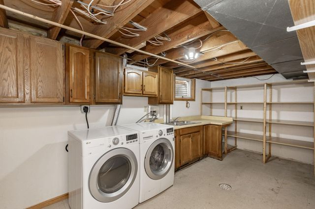 2544 Arrowhead Road S, Fargo, ND 58103