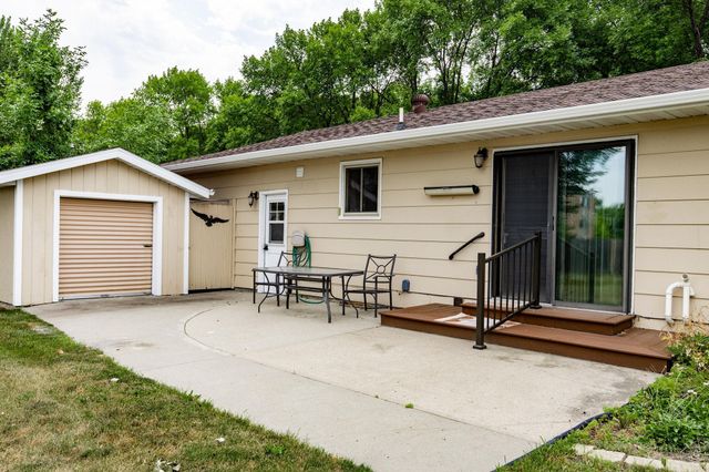 2544 Arrowhead Road S, Fargo, ND 58103