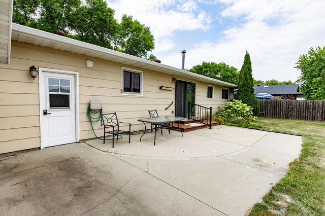 2544 Arrowhead Road S, Fargo, ND 58103