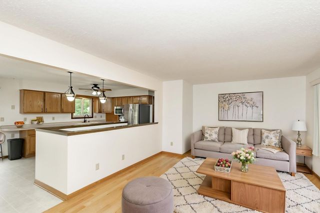 2544 Arrowhead Road S, Fargo, ND 58103