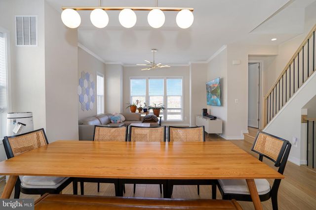 14301 BECKETT GLEN CIR, Chantilly, VA 20151