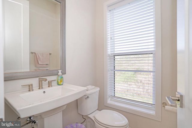 14301 BECKETT GLEN CIR, Chantilly, VA 20151