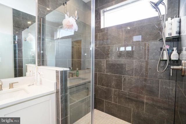 14301 BECKETT GLEN CIR, Chantilly, VA 20151