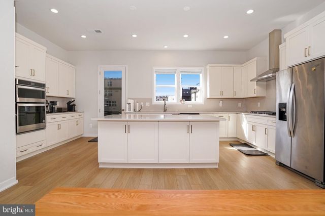 14301 BECKETT GLEN CIR, Chantilly, VA 20151