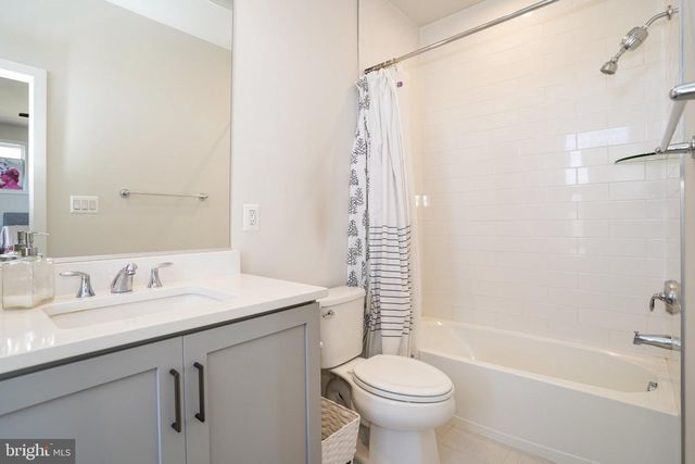 14301 BECKETT GLEN CIR, Chantilly, VA 20151