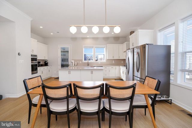 14301 BECKETT GLEN CIR, Chantilly, VA 20151