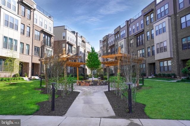 14301 BECKETT GLEN CIR, Chantilly, VA 20151
