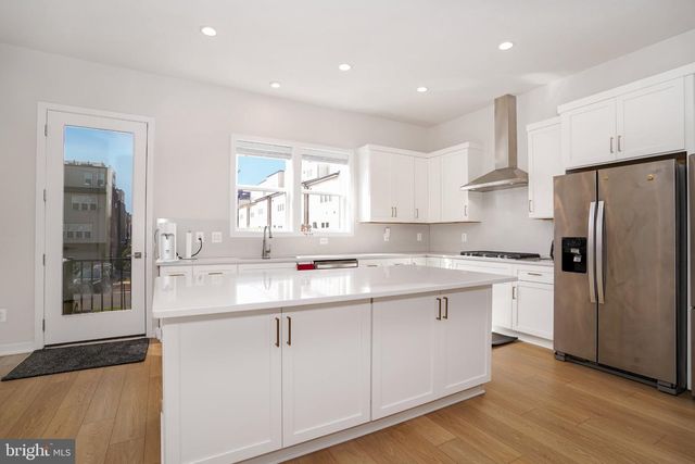 14301 BECKETT GLEN CIR, Chantilly, VA 20151