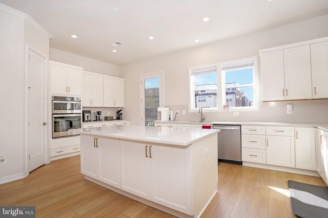 14301 BECKETT GLEN CIR, Chantilly, VA 20151