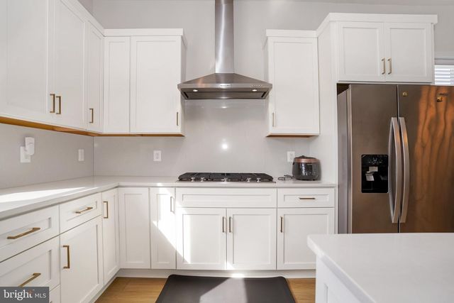 14301 BECKETT GLEN CIR, Chantilly, VA 20151