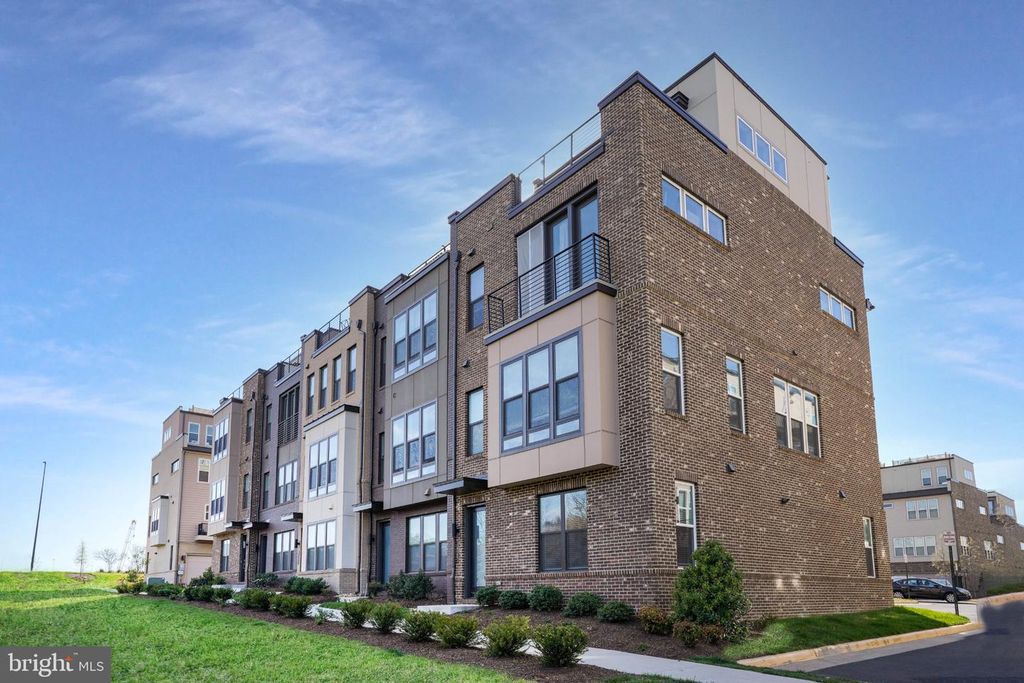 14301 BECKETT GLEN CIR, Chantilly, VA 20151