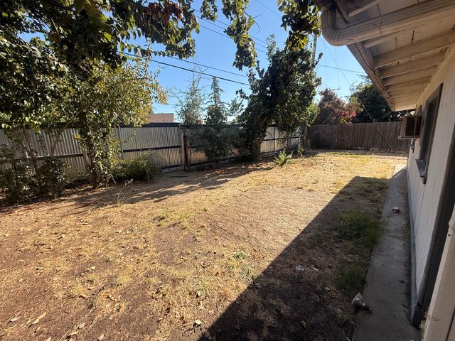 5208 N Cherokee Way, Sacramento, CA 95841