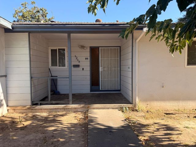 5208 N Cherokee Way, Sacramento, CA 95841