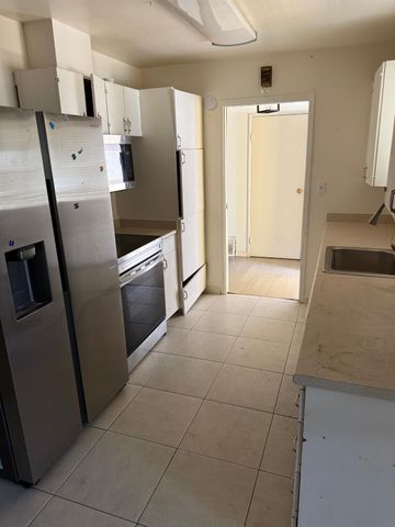 5208 N Cherokee Way, Sacramento, CA 95841