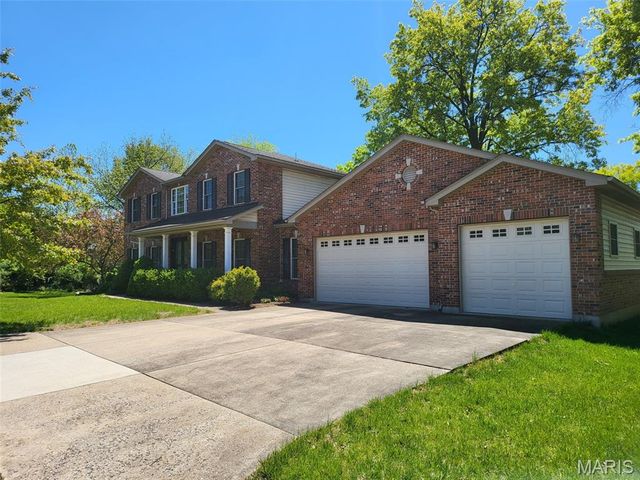 1 Crabapple Court, Olivette, MO 63132