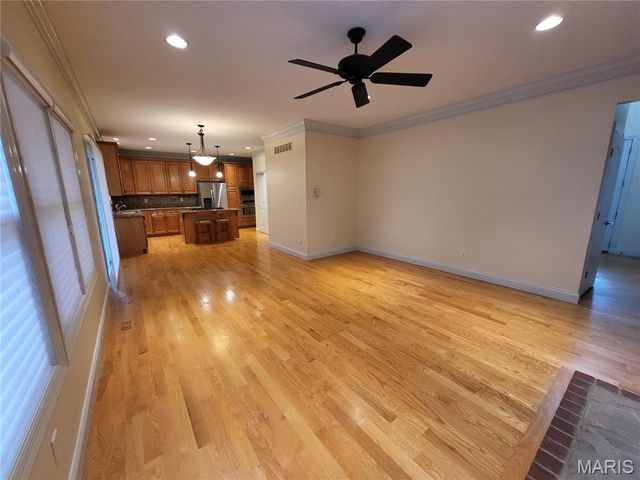1 Crabapple Court, Olivette, MO 63132