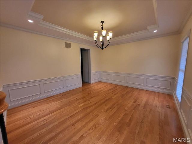 1 Crabapple Court, Olivette, MO 63132