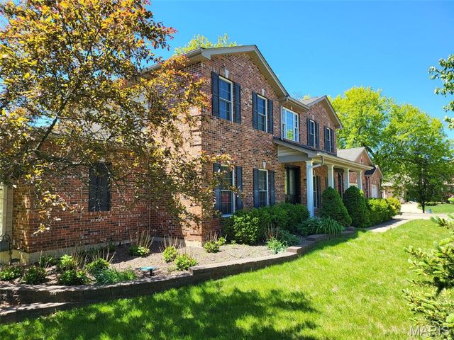 1 Crabapple Court, Olivette, MO 63132