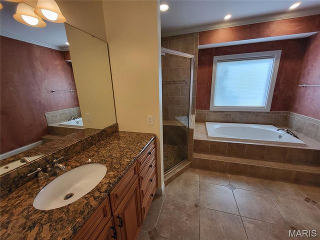 1 Crabapple Court, Olivette, MO 63132