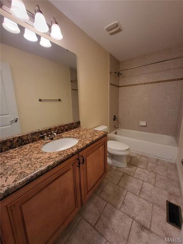 1 Crabapple Court, Olivette, MO 63132