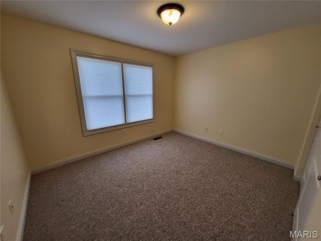 1 Crabapple Court, Olivette, MO 63132