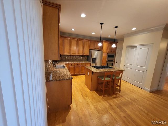 1 Crabapple Court, Olivette, MO 63132